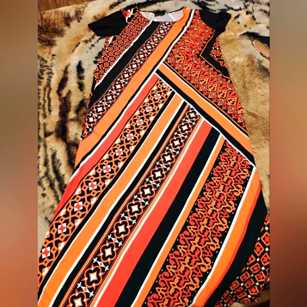 Bob Mackie wearable Art  short sleeve maxi dress